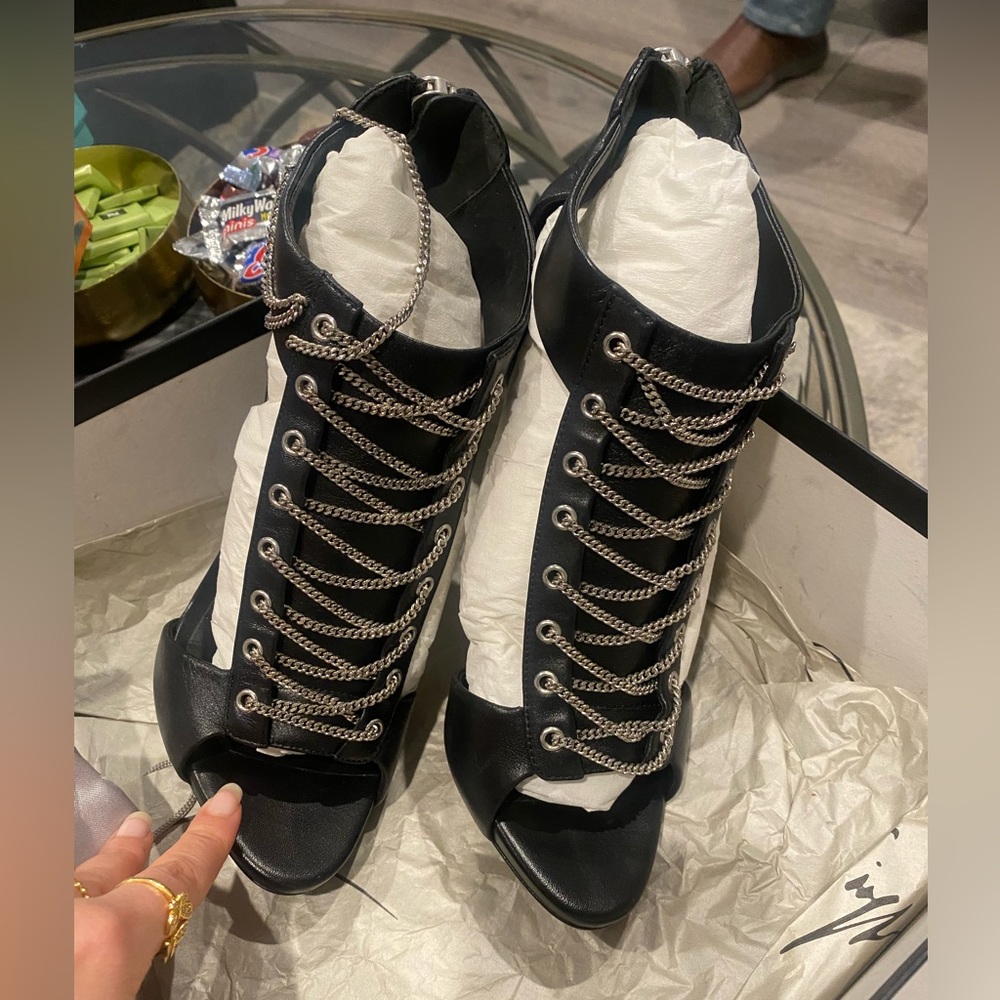 Guiseppe zanotti booties